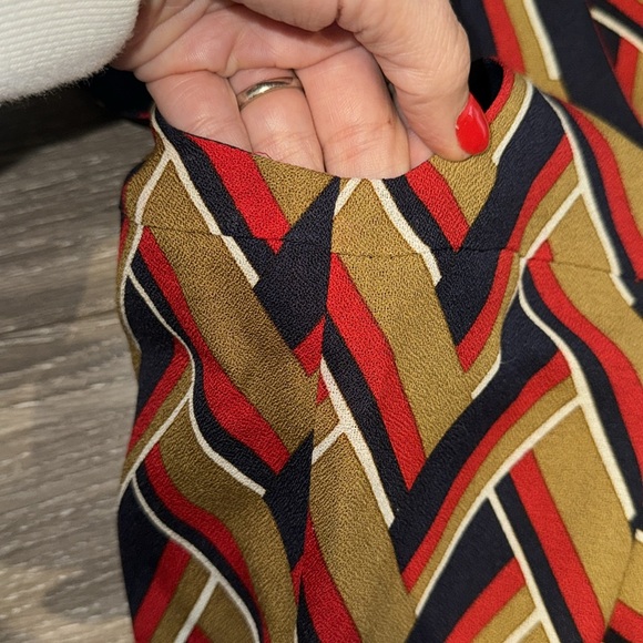 Gucci Chevron Print Pleated Dress US 4 / Italian size 40. 100% authentic Gucci! - Picture 8 of 12